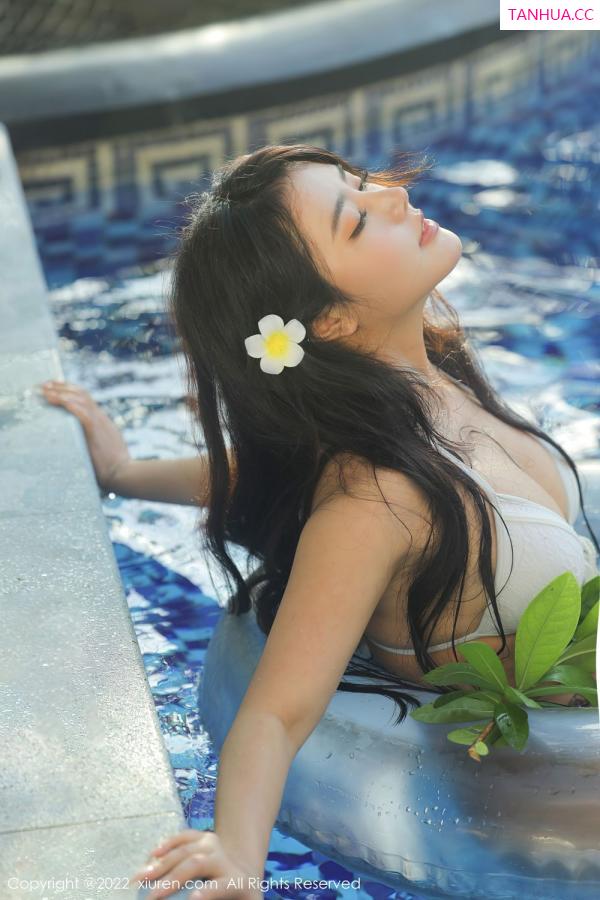 汤曼玲 玛鲁娜 [XiuRen]高清写真图 2022.08.02 No.5370 Manuela玛鲁娜第35张图片